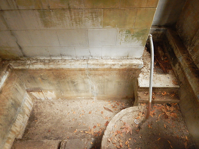 Old Bathhouse, Interior