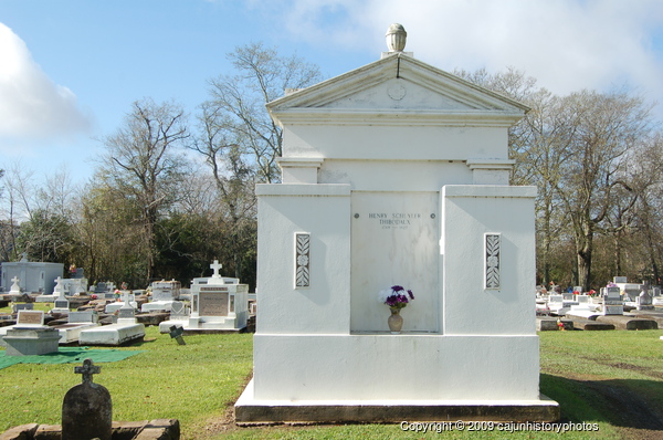 Thibodaux Tomb