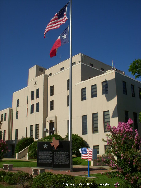 Titus County Courthouse in Mount Pleasant