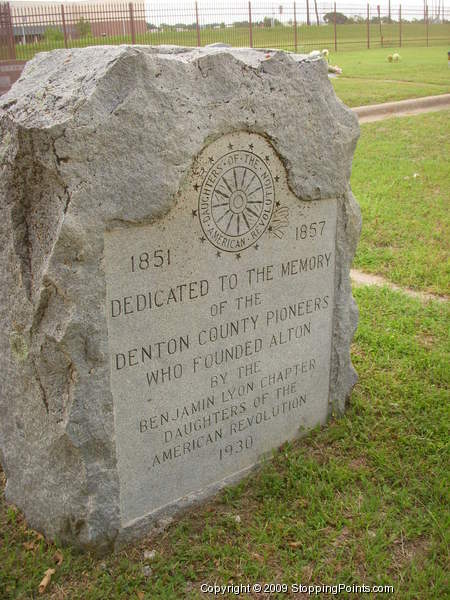 Old Alton Daughters of the American Revolution (D.A.R.) Monument