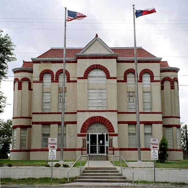 Karnes County Courthouse