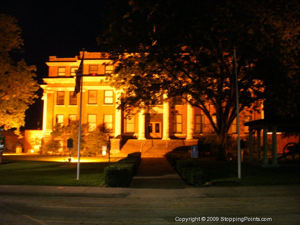 Freestone County Courthouse in Fairfield, Tx